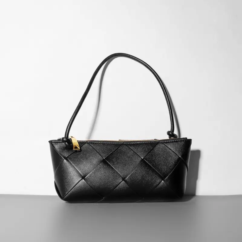 LUCA WOVEN SHOULDER BAG (SHEEP SKIN)